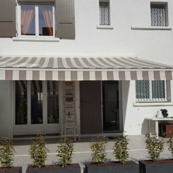 store_traditionnel_ouvert_Nimes_stores_robert_porte_monnaie_vous_bien